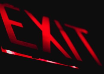 Update: Bomb Threat at KM Intermediate School was a HOAX!!  Threat came through Social Media, Maybe Snapchat???    Investigations Continue!!  Report and Commentary by Robert A 